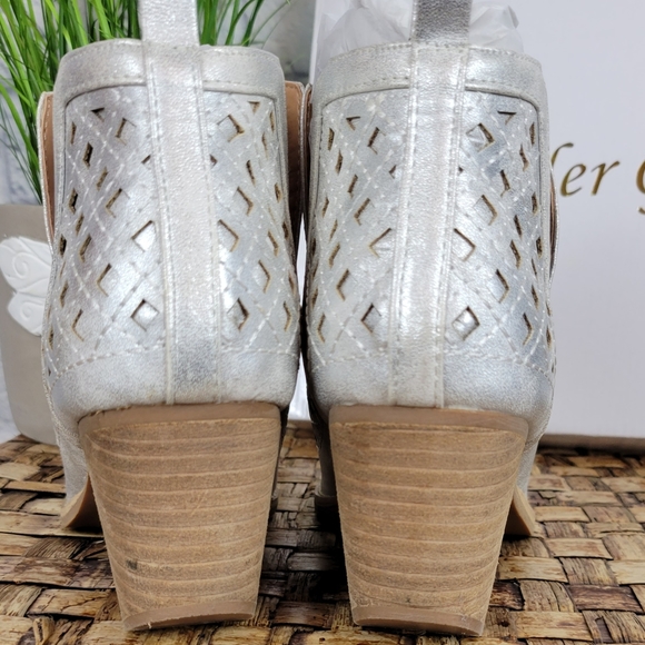 A Rider Girl metallic booties 6.5 - Picture 8 of 12